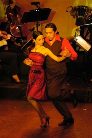 Annatina & Hernan performing for the '4 seasons Tango' at the Thalia Theatre (Fracanapa)