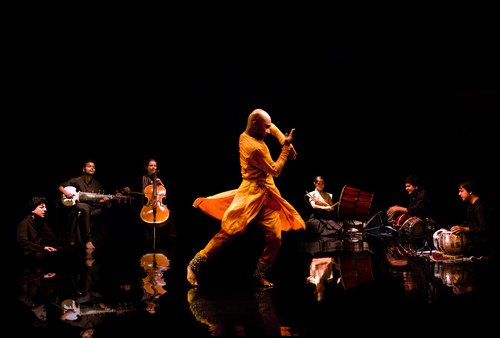 Akram Khan and musicians (including Yoshie Sunahata on taiko) performing Khan's 'Gnosis' Photo courtesy Theatre de la Ville