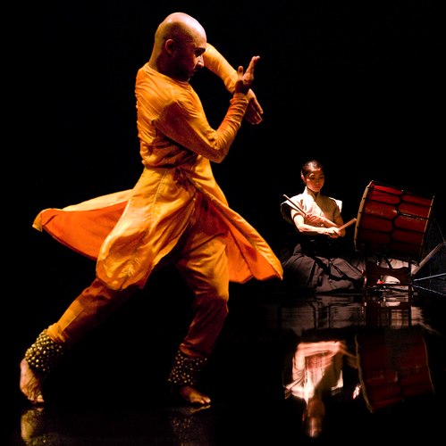 Akram Khan and musicians (including Yoshie Sunahata on taiko) performing Khan's 'Gnosis' Photo courtesy Theatre de la Ville